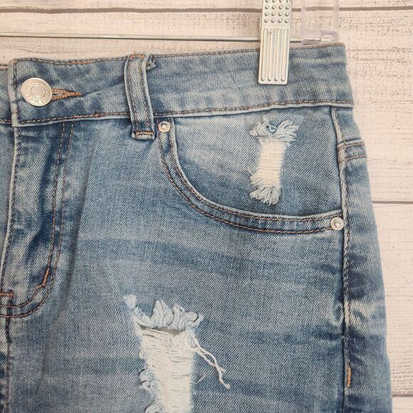 Forever 21 juniors Medium light wash distressed mini skirt - Picture 3 of 7